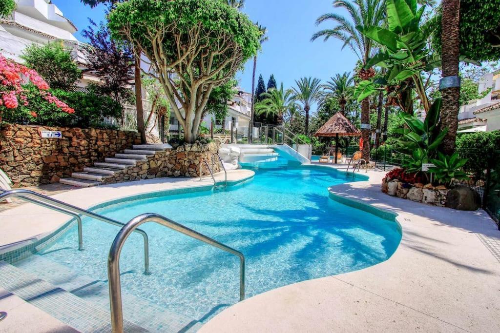 1080 - Golden Jacuzzi Apartamento *