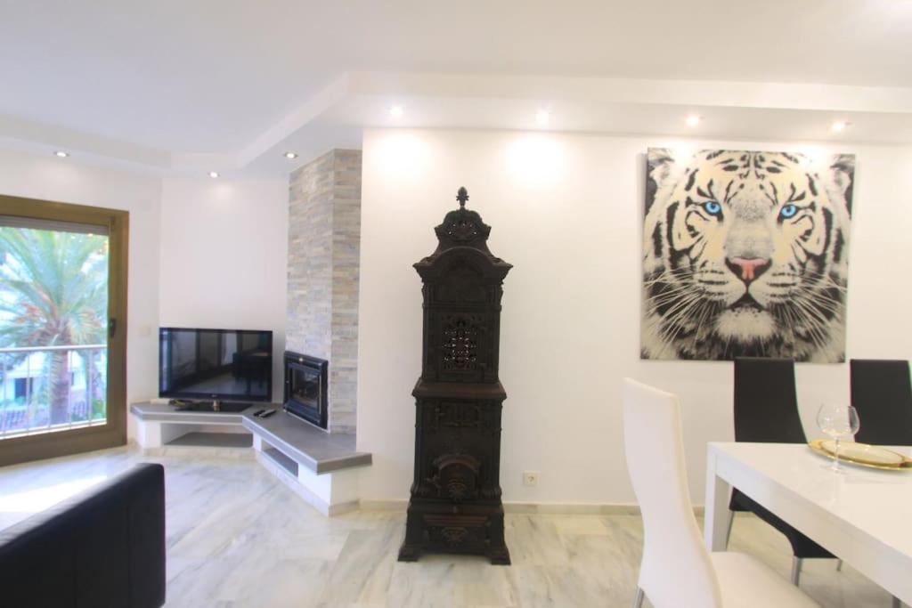Apartamento 1080 - Golden Jacuzzi Marbella