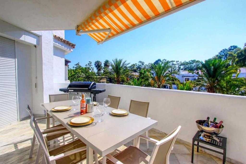 1080 - Golden Jacuzzi Apartment Marbella