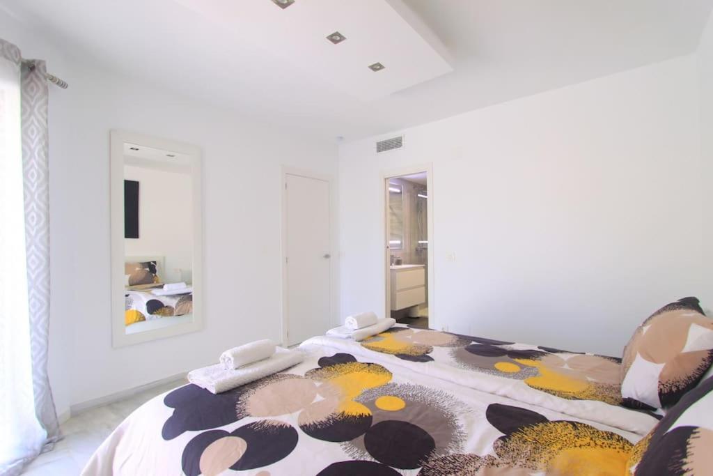 1080 - Golden Jacuzzi Apartamento
